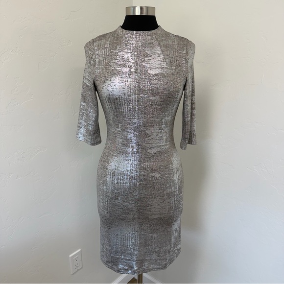 Alice + Olivia Delora Fitted Mock Neck Silver Midi Dress Size 10 - Picture 3 of 16